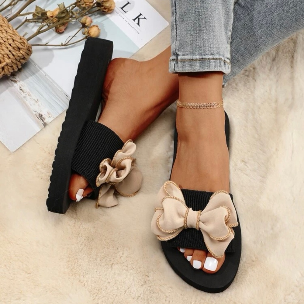 2/$30🔥🔥Bow Decor Slides